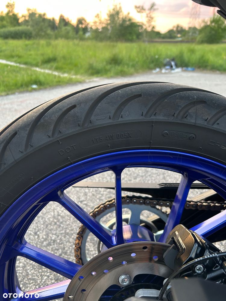 Yamaha YZF - 18