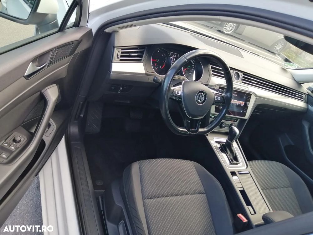 Volkswagen Passat - 5