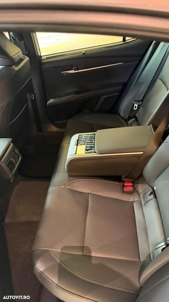 Toyota Camry - 7