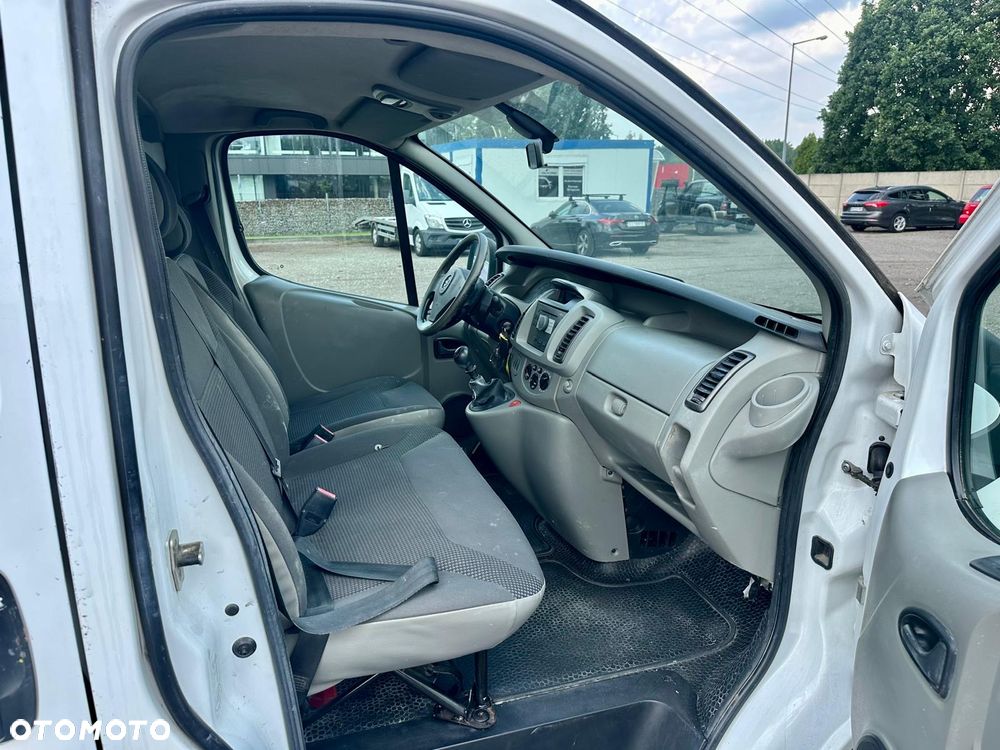 Opel Vivaro - 11
