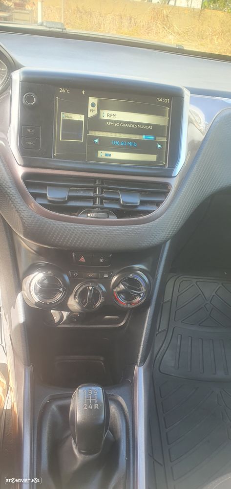 Peugeot 2008 - 8
