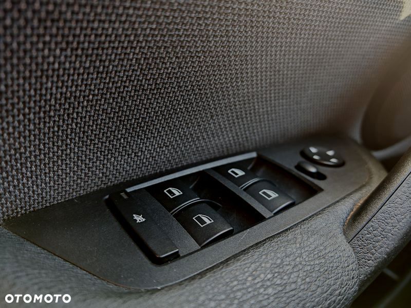 BMW X1 sDrive18i xLine - 26