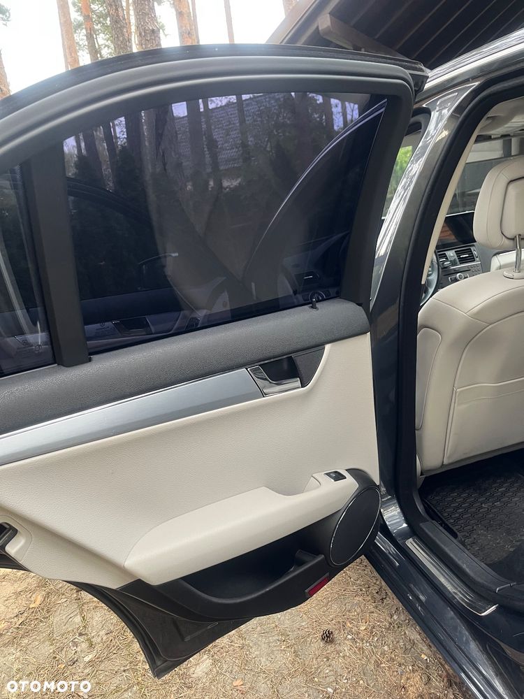 Mercedes-Benz Klasa C 180 CGI Automatik BlueEFFICIENCY Avantgarde - 13