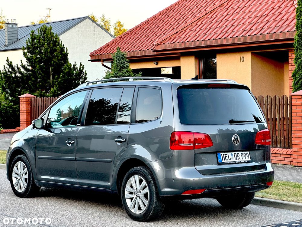 Volkswagen Touran - 10