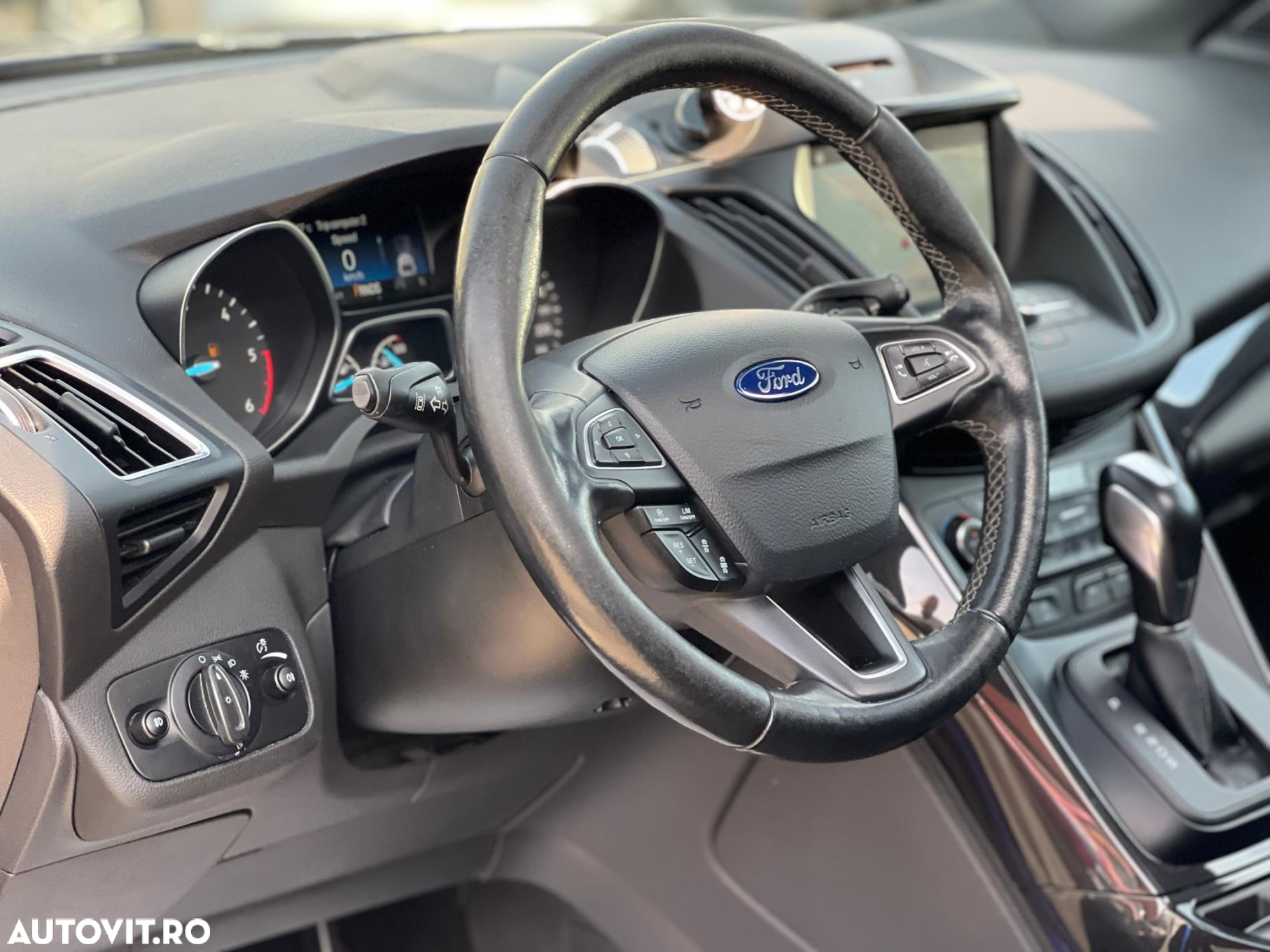 Ford Kuga 2.0 TDCi 4WD Powershift ST-Line - 11