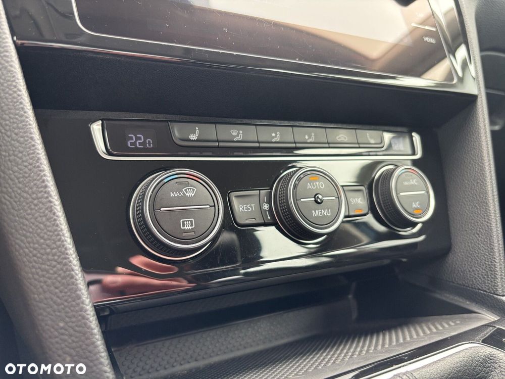 Volkswagen Passat - 29