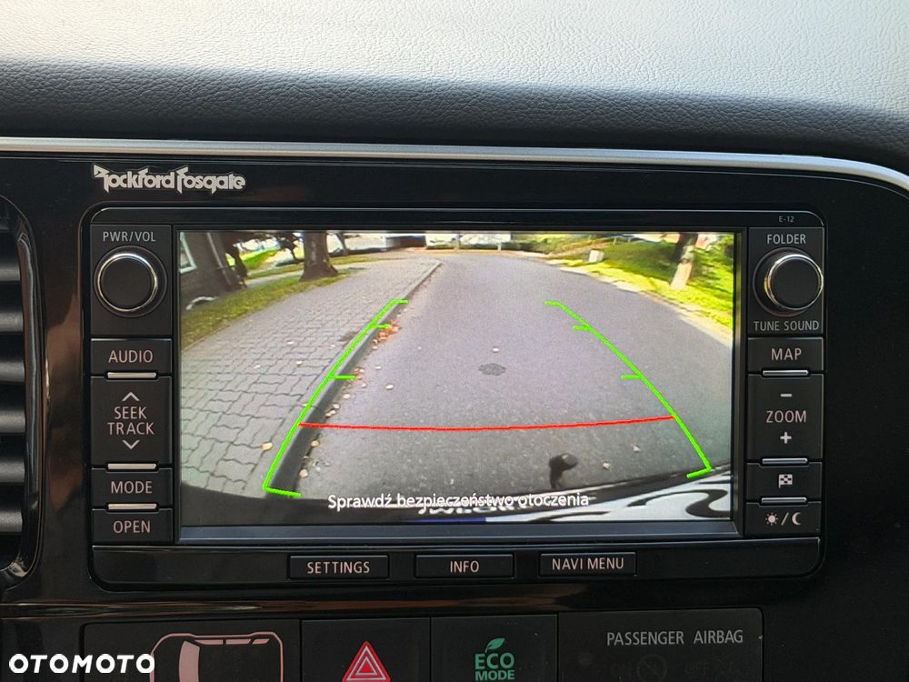 Mitsubishi Outlander 2.0 4WD Top - 17