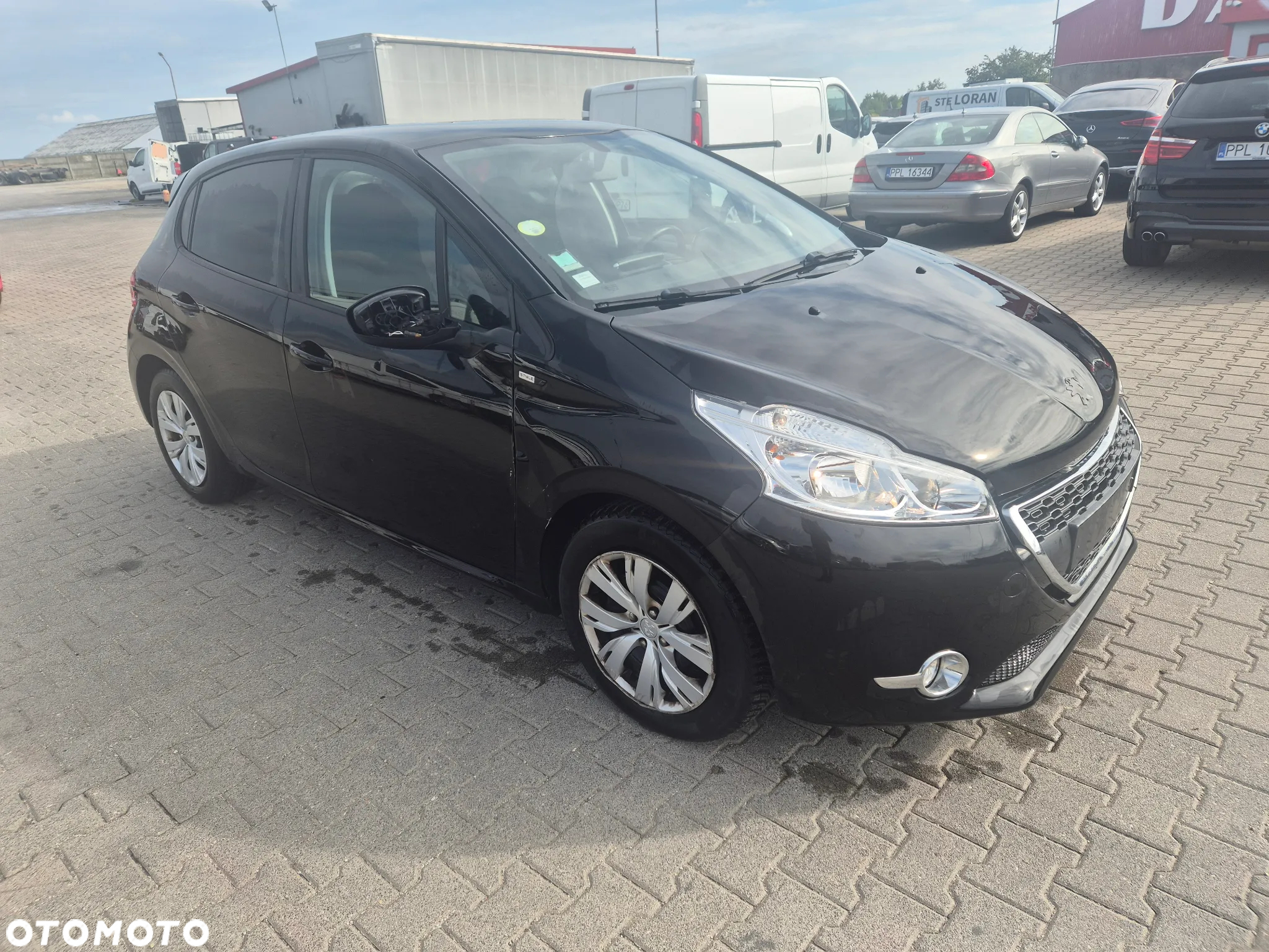 Peugeot 208 1.6 e-HDi Allure STT - 2