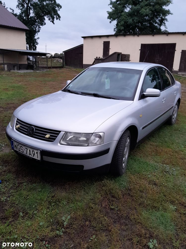 Volkswagen Passat 1.6 - 1