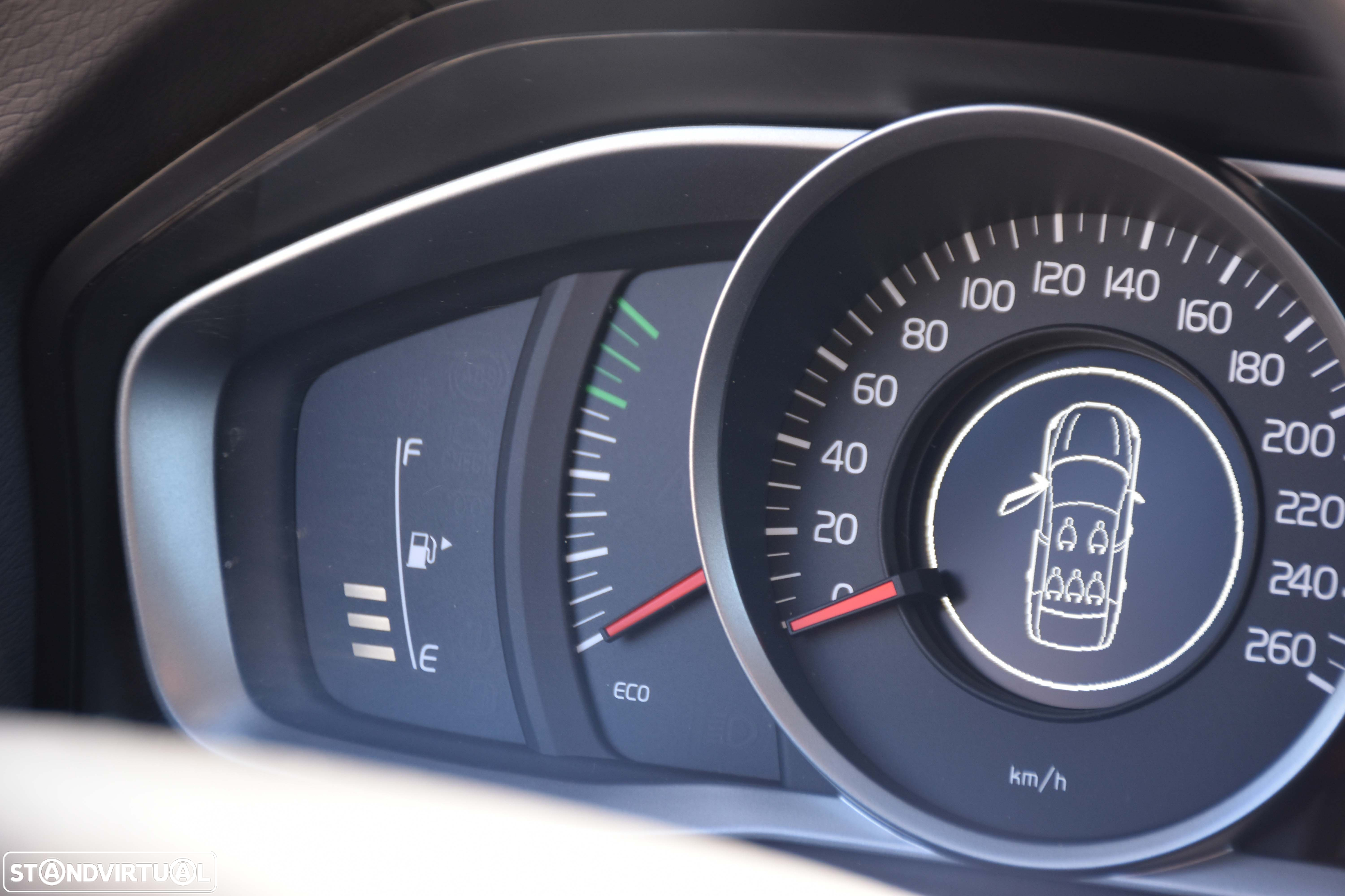 Volvo V60 1.6 D2 Drive Momentum Start/Stop - 31