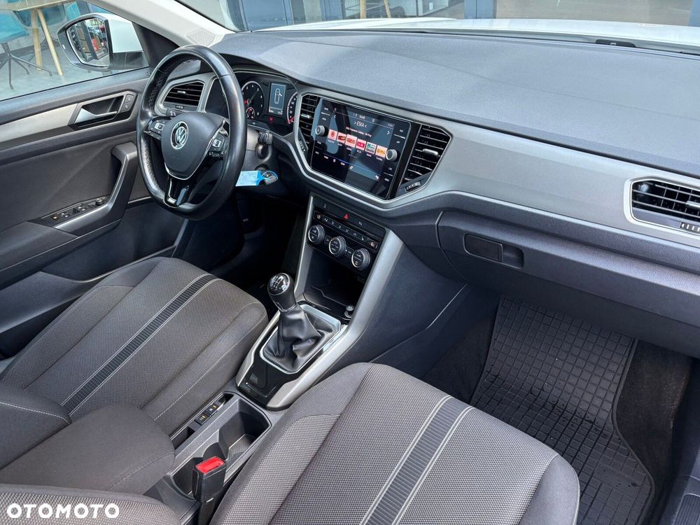 Volkswagen T-Roc - 16