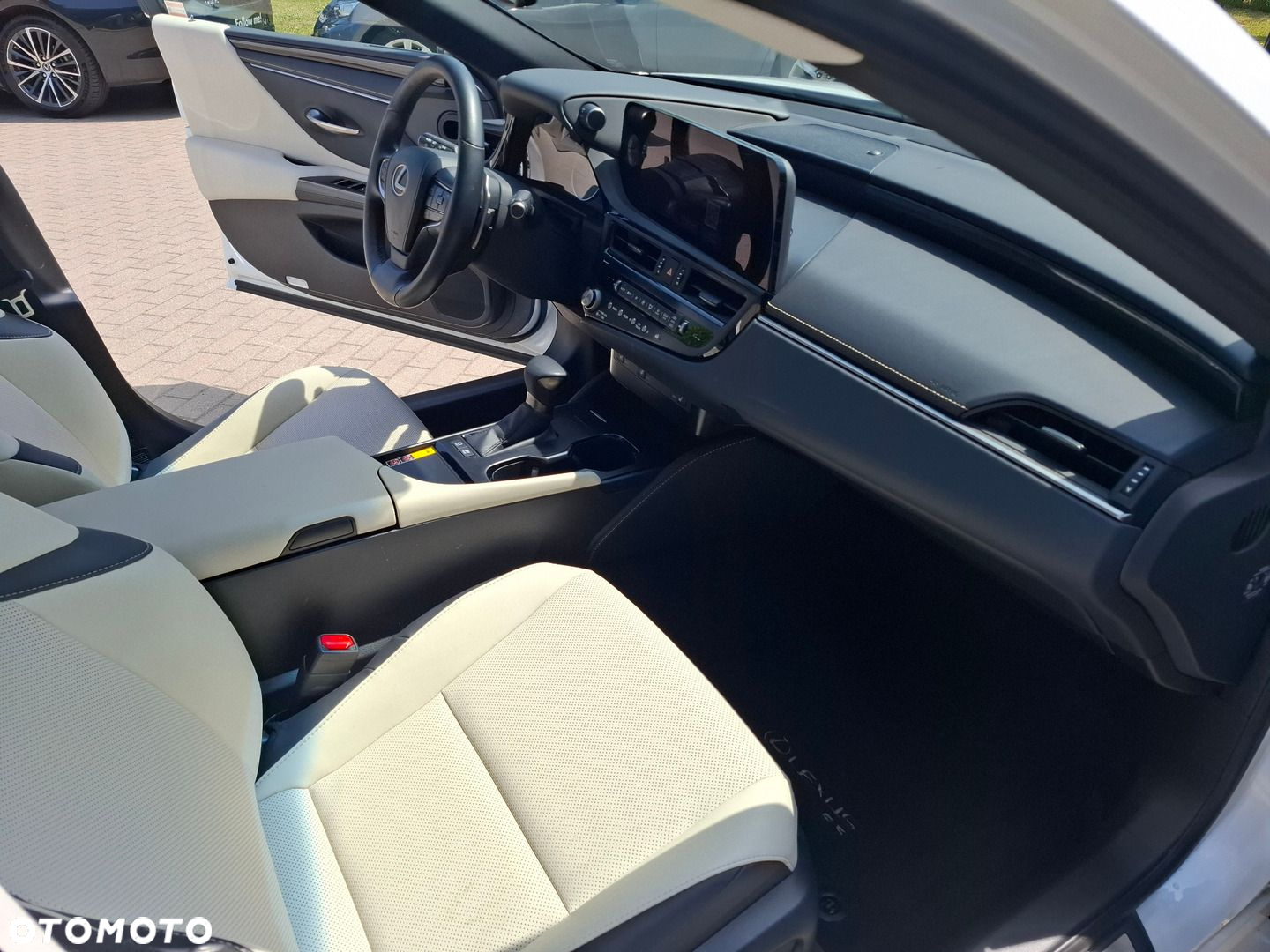 Lexus ES - 20