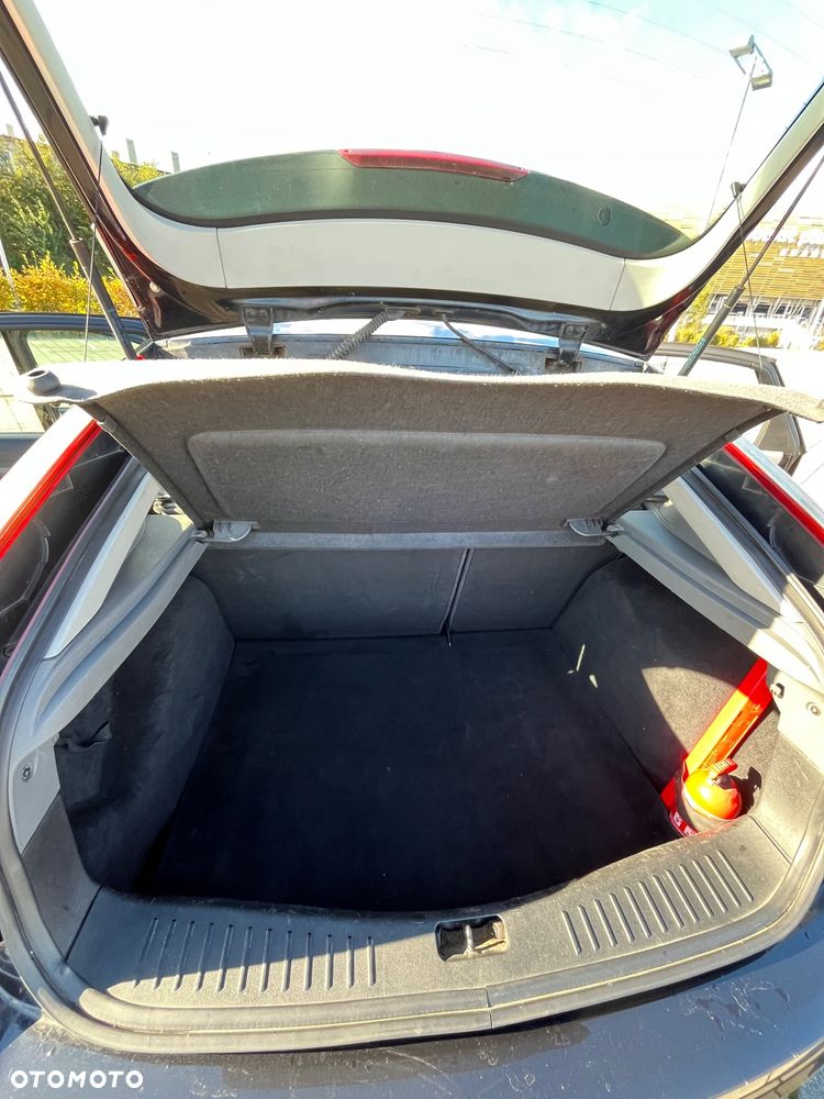 Ford Focus 1.8 TDCi Ambiente - 4