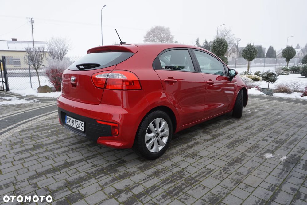 Kia Rio 1.2 L - 3