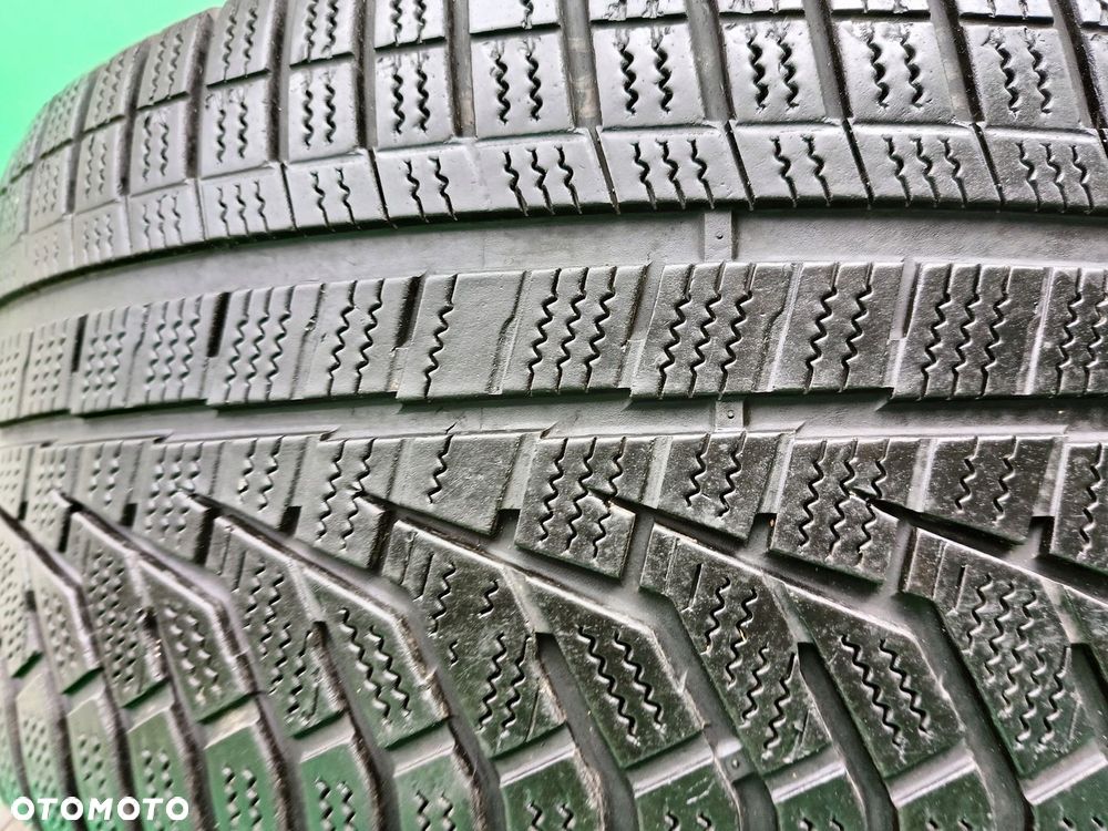 HANKOOK WINTER I CEPT EVO 2 235/45/17, 1 szt - 2