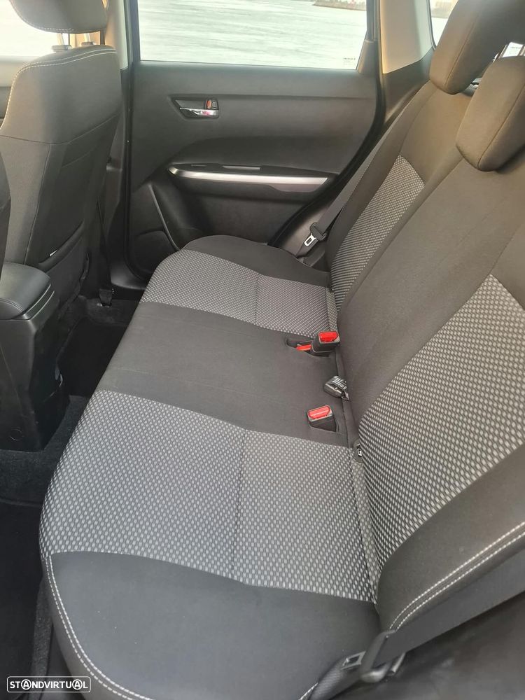 Suzuki Vitara 1.0T GLE - 4