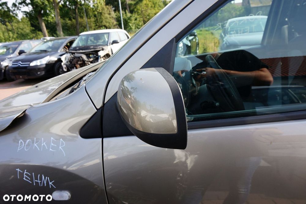 LUSTERKO ELEKTRYCZNE LEWE DOKKER LIFT TEHNK 963025005R BEŻOWY DACIA 2017-2021 - 2