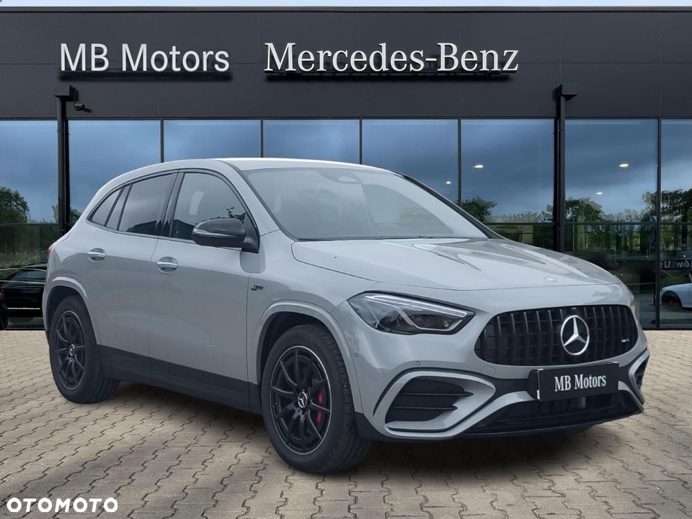 Mercedes-Benz GLA - 4