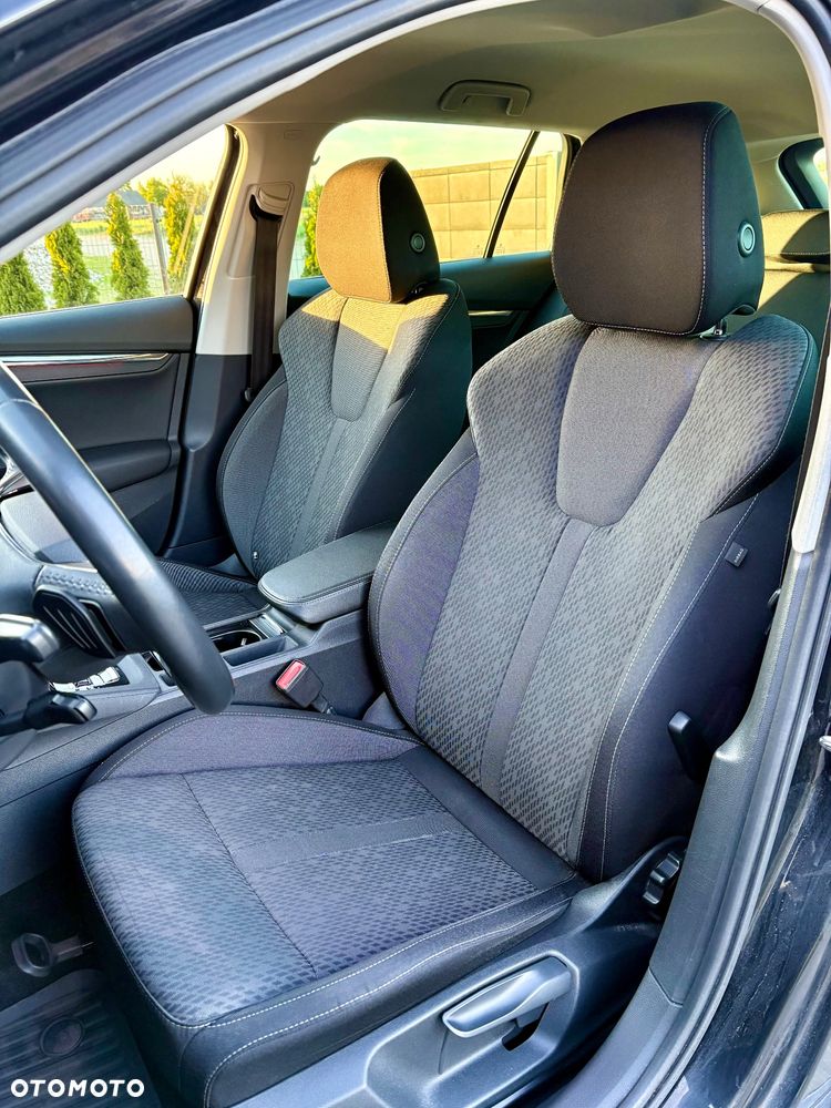 Skoda Octavia 2.0 TDI Style DSG - 11