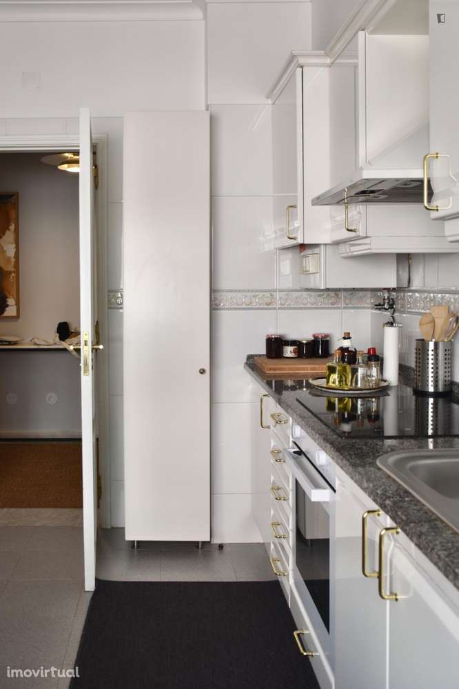 Apartamento com 2 quartos - localizado em Linda-a-Velha Lisbon - Grande imagem: 3/29