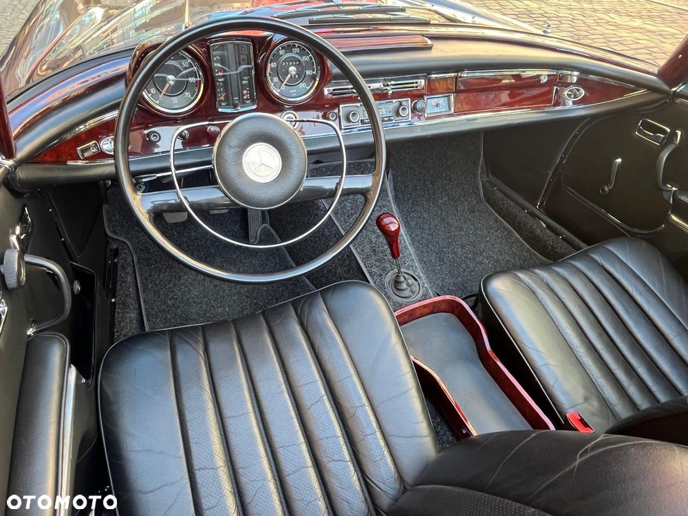 Mercedes-Benz W111 - 4