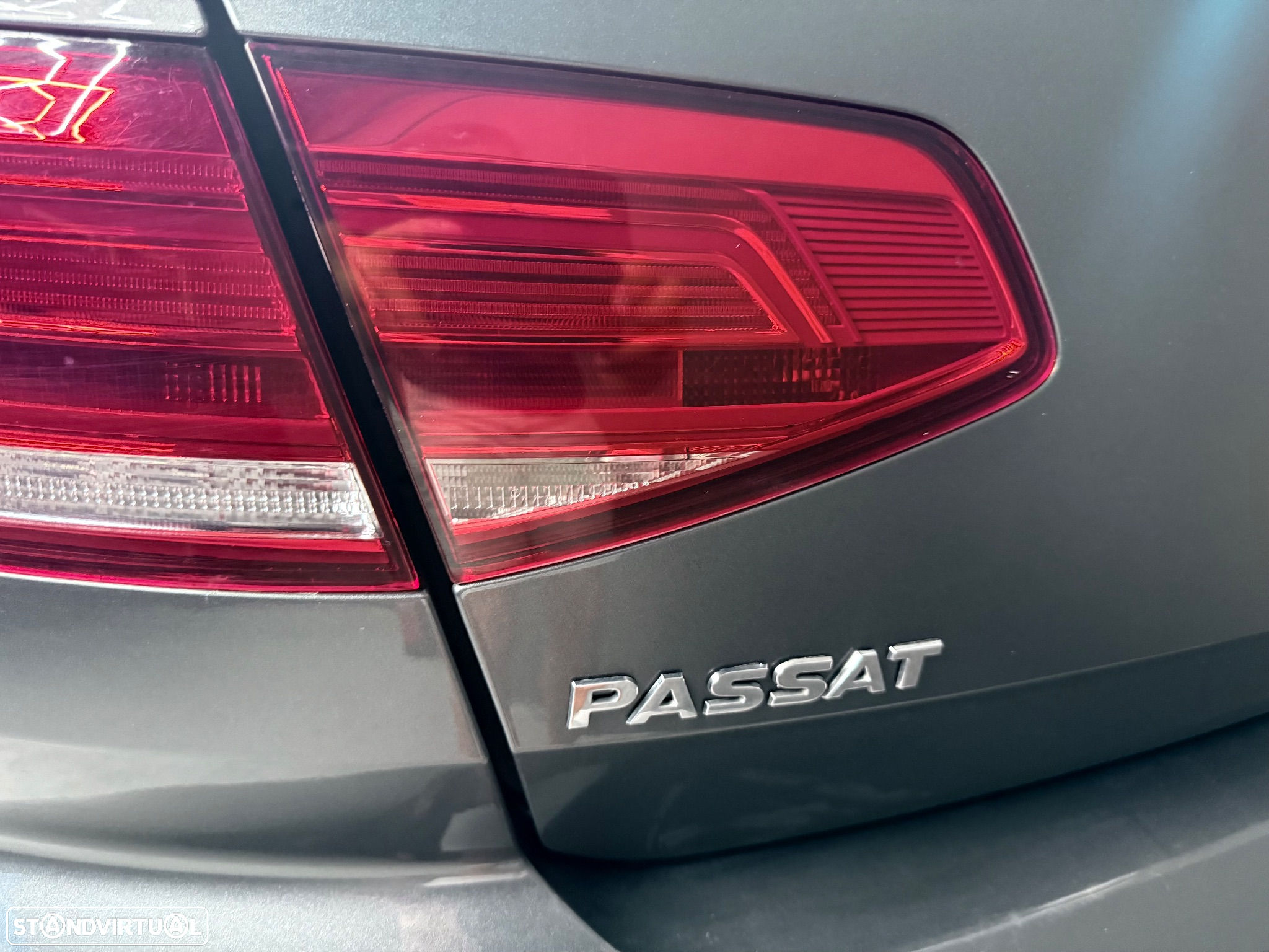 VW Passat 1.6 TDI Highline - 12