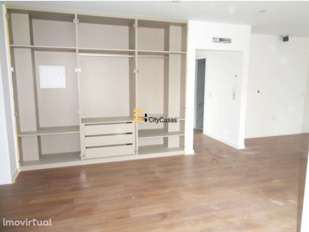 Andar Moradia T2 Renovado em Valbom - Grande imagem: 3/16