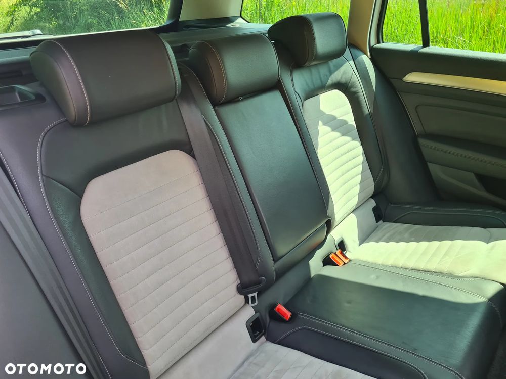 Volkswagen Passat - 15