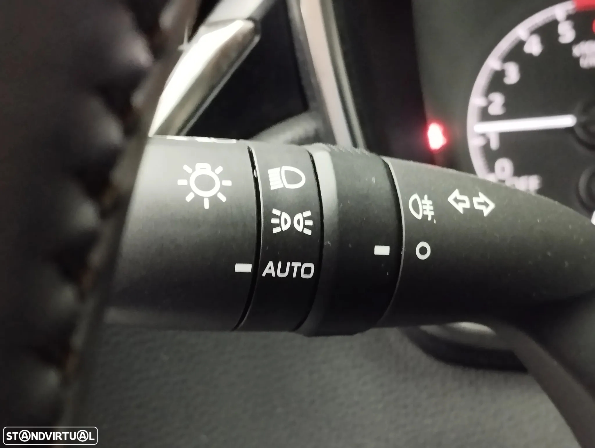 Toyota Corolla 1.8 Hybrid Comfort - 20