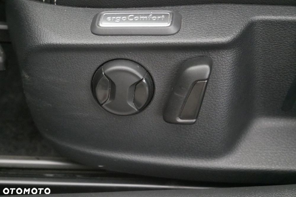 Volkswagen Passat Variant 2.0 TSI Elegance DSG - 34