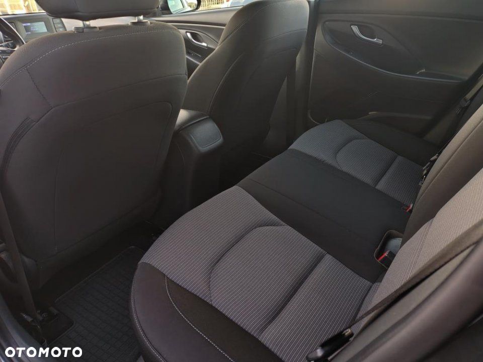 Hyundai i30 1.5 DPI Classic + - 14