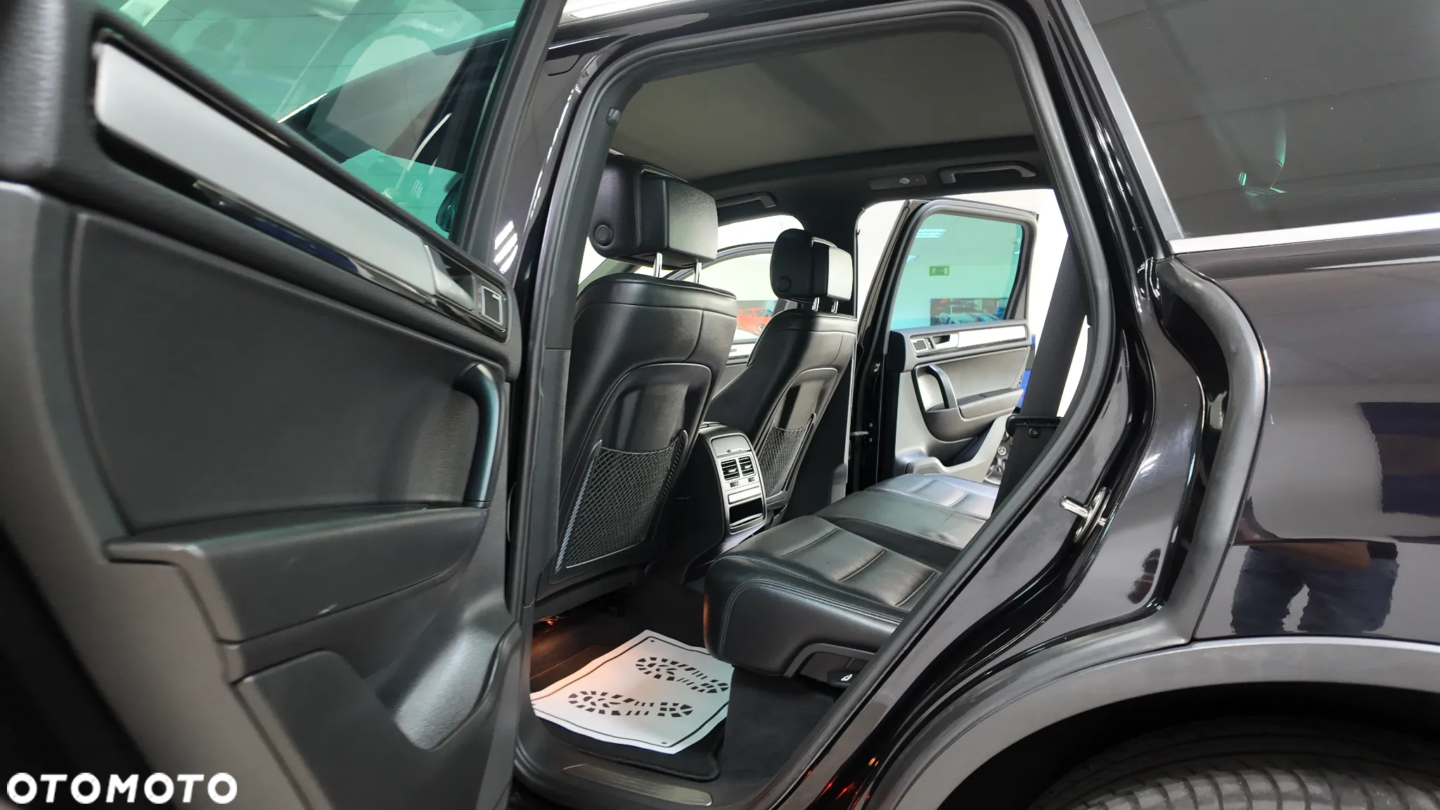 Volkswagen Touareg 3.0 Hybrid Automatik - 30