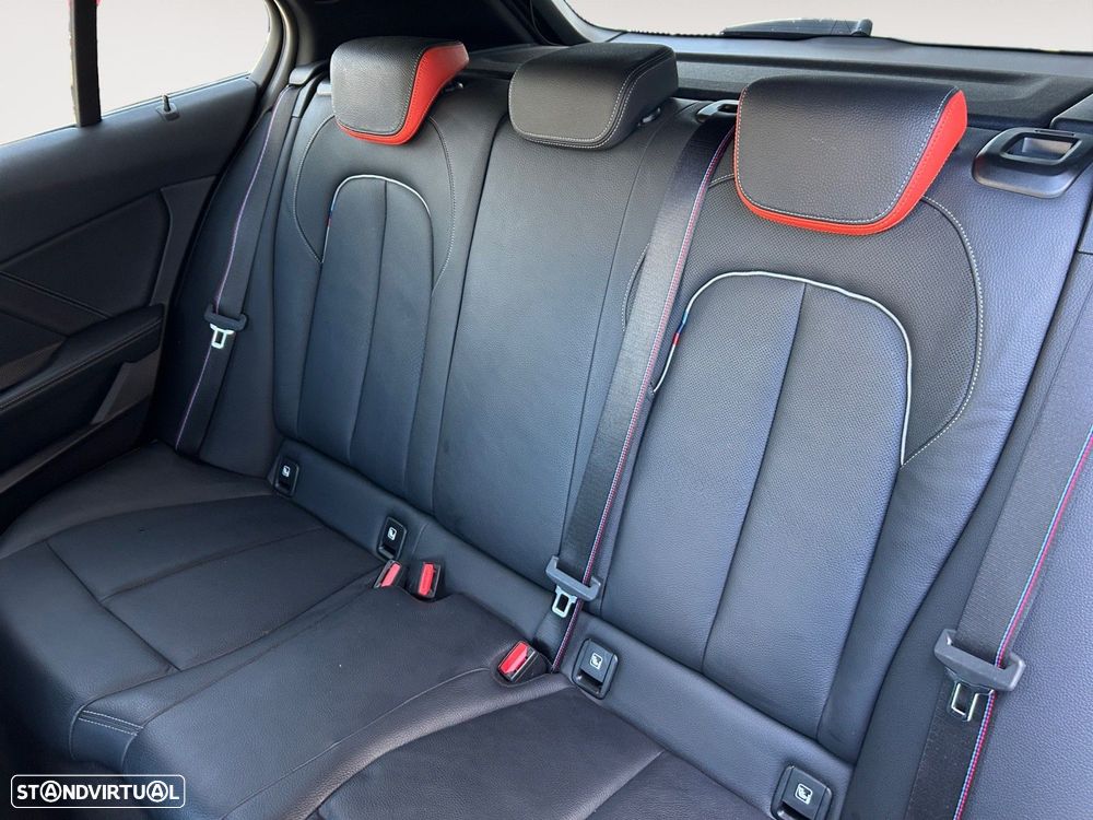 BMW 116 d Pack Desportivo M Auto - 13