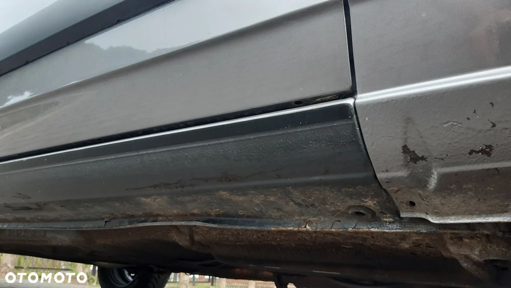 Volkswagen Passat 1.8 GL - 12