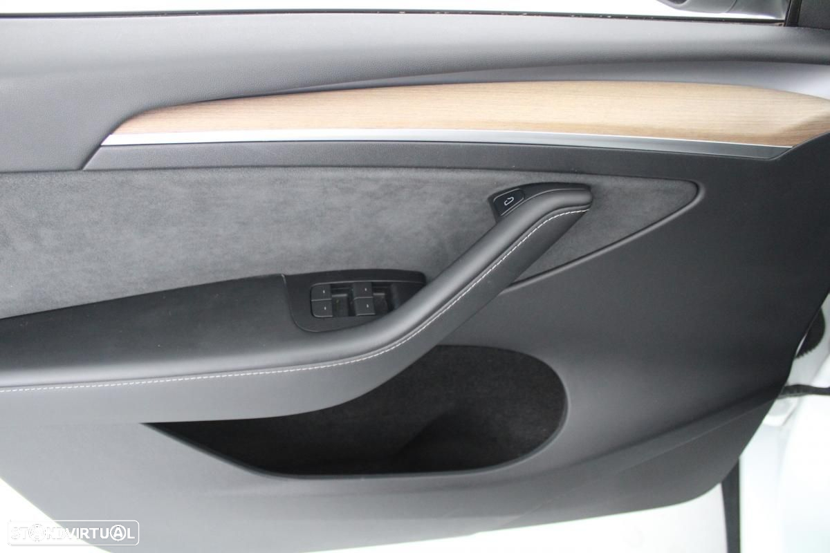 Tesla Model Y Long Range Tração Integral - 11