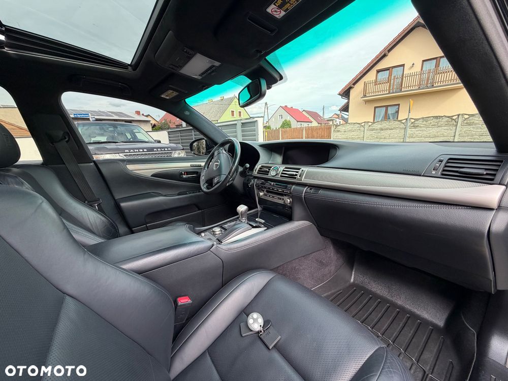 Lexus LS 460 F Sport - 8