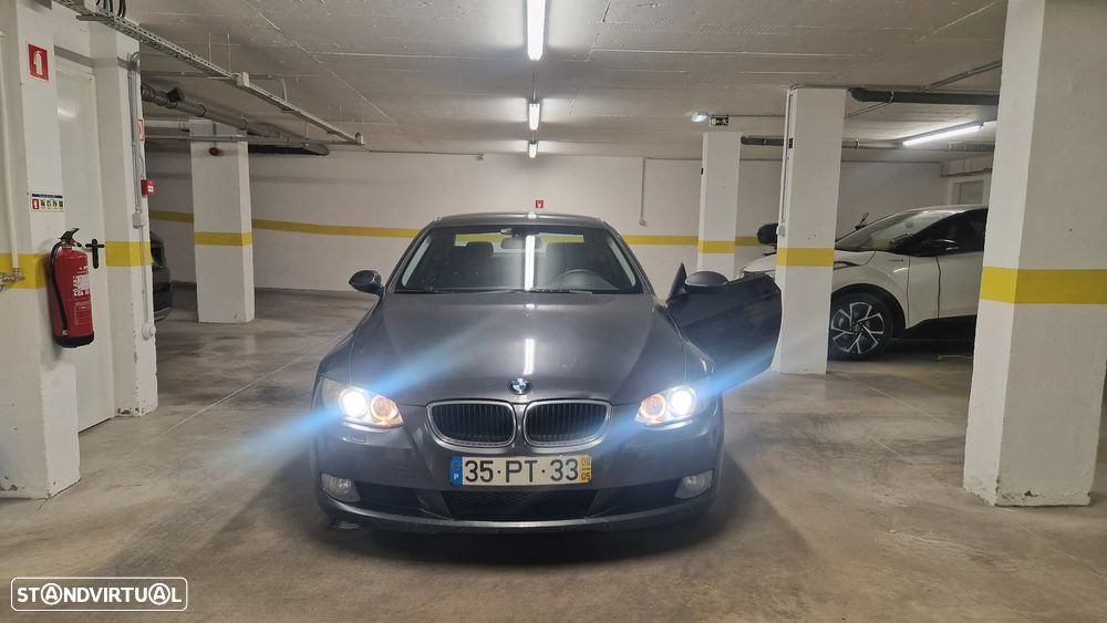 BMW 320 i Coupe - 14