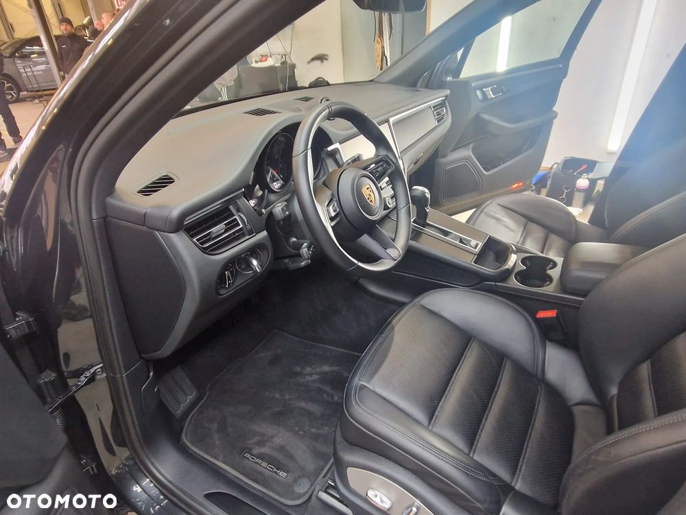 Porsche Macan T - 19