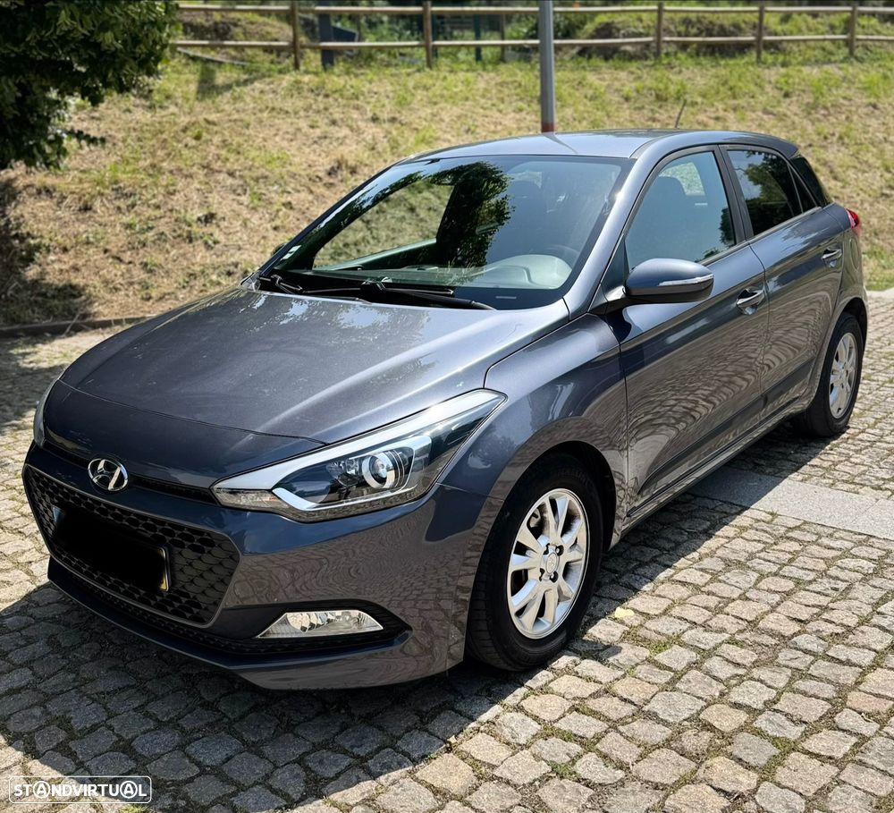 Hyundai i20 1.1 CRDi Blue Access+Bluetooth - 2