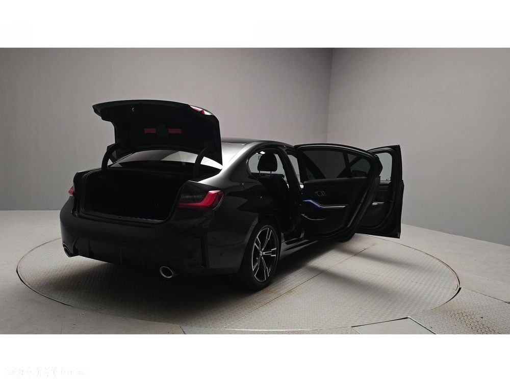 BMW Seria 3 320d xDrive mHEV M Sport - 10