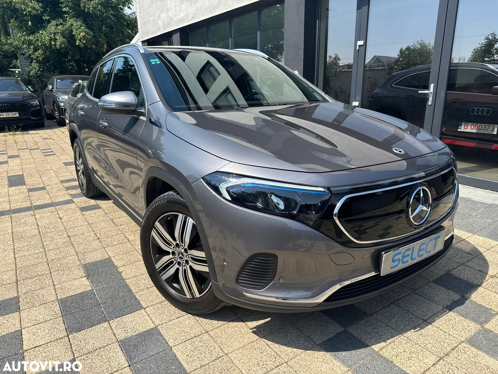 Mercedes-Benz EQA 300 4MATIC - 2