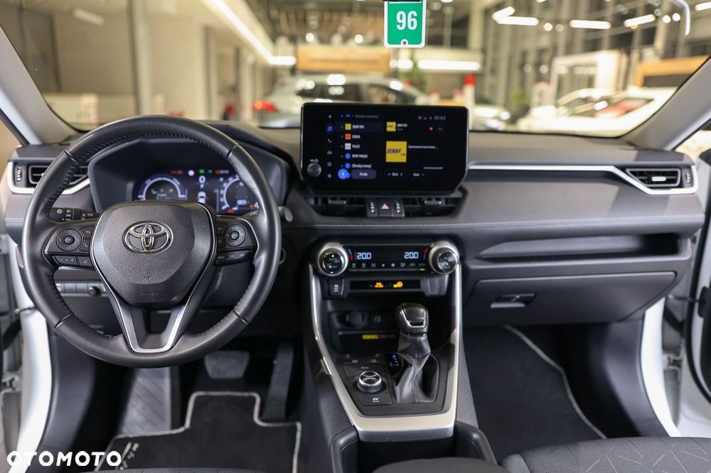 Toyota RAV4 - 6