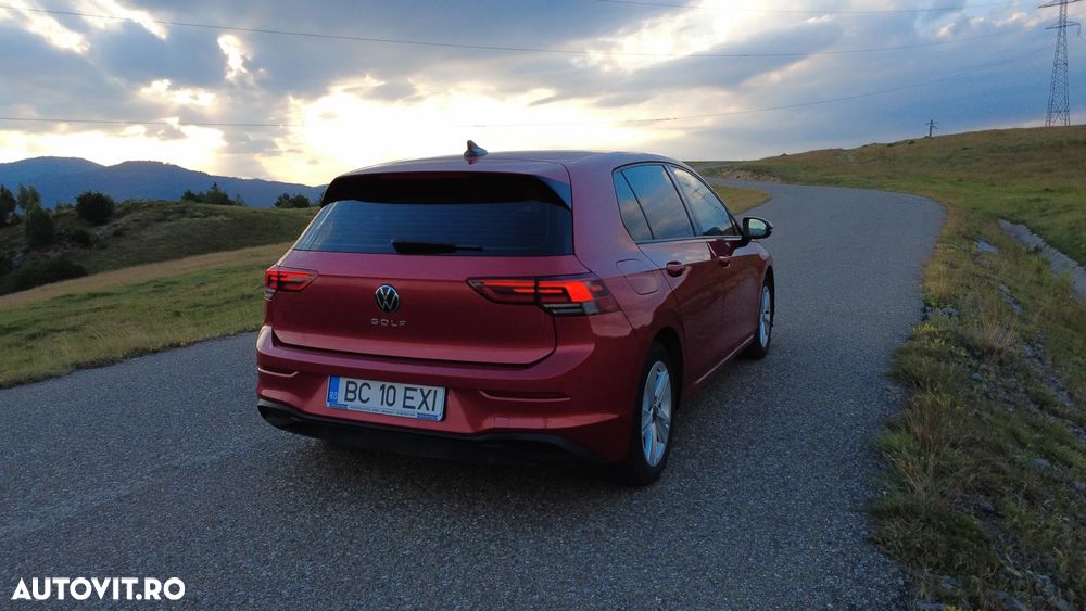 Volkswagen Golf - 8