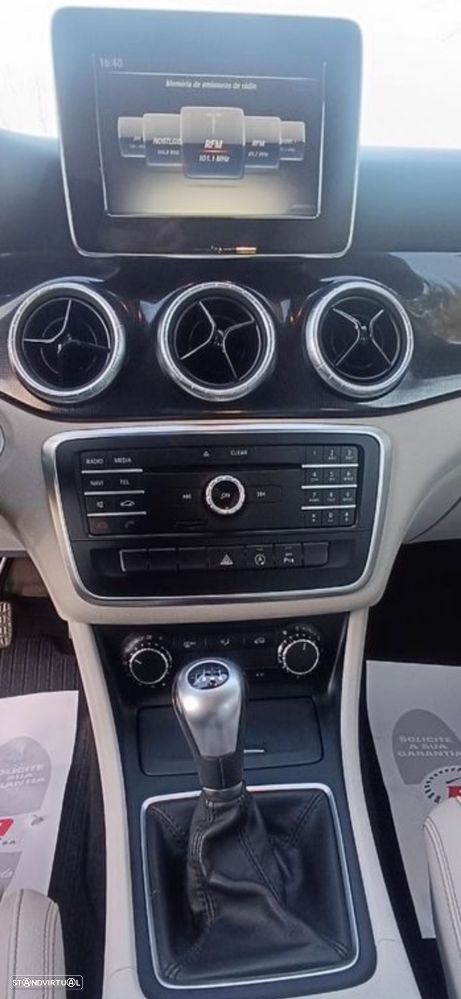 Mercedes-Benz CLA 180 d Shooting Brake - 9