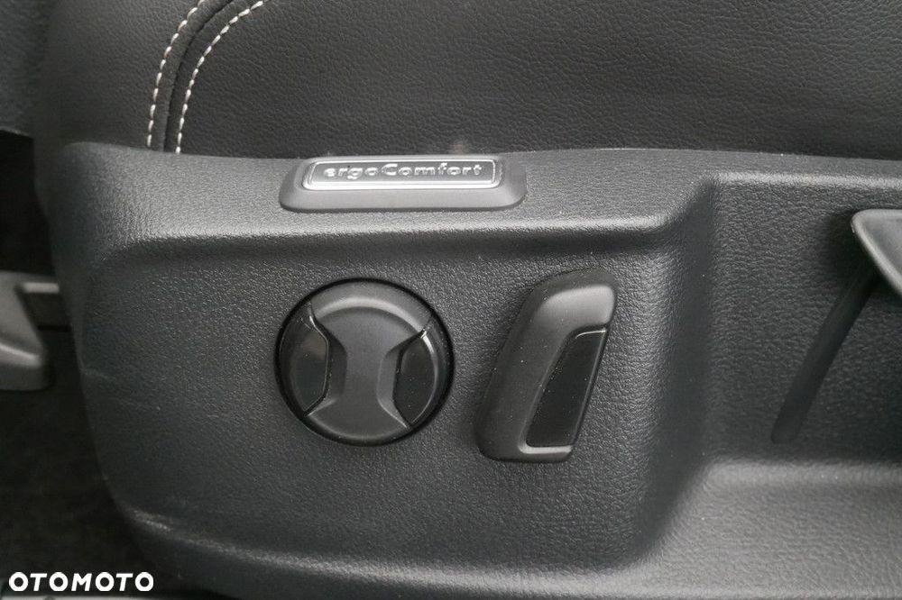 Volkswagen Passat Variant 2.0 TSI Elegance DSG - 33
