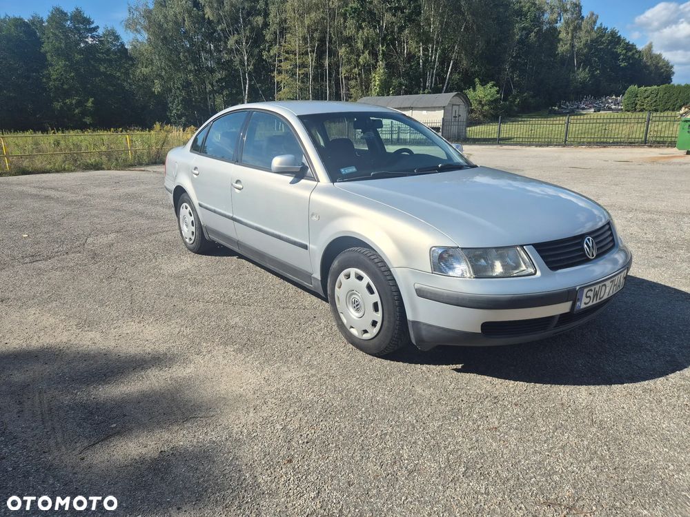 Volkswagen Passat 1.9 TDI GL - 1