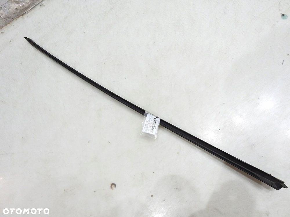 LISTWA SZYBY CZOŁOWEJ PRAWA AUDI A4 B7 - 3