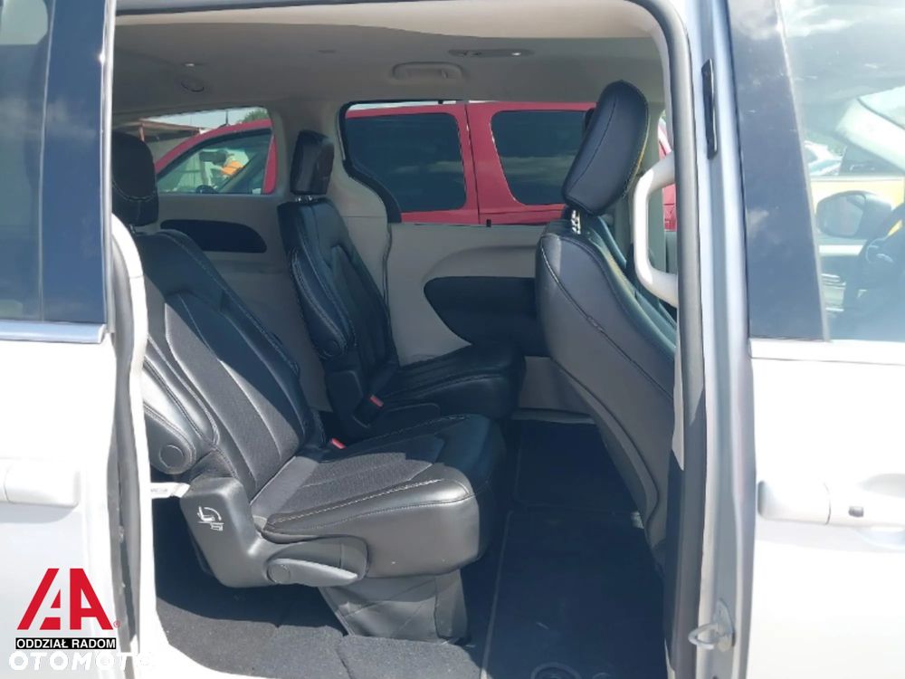 Chrysler Pacifica - 9