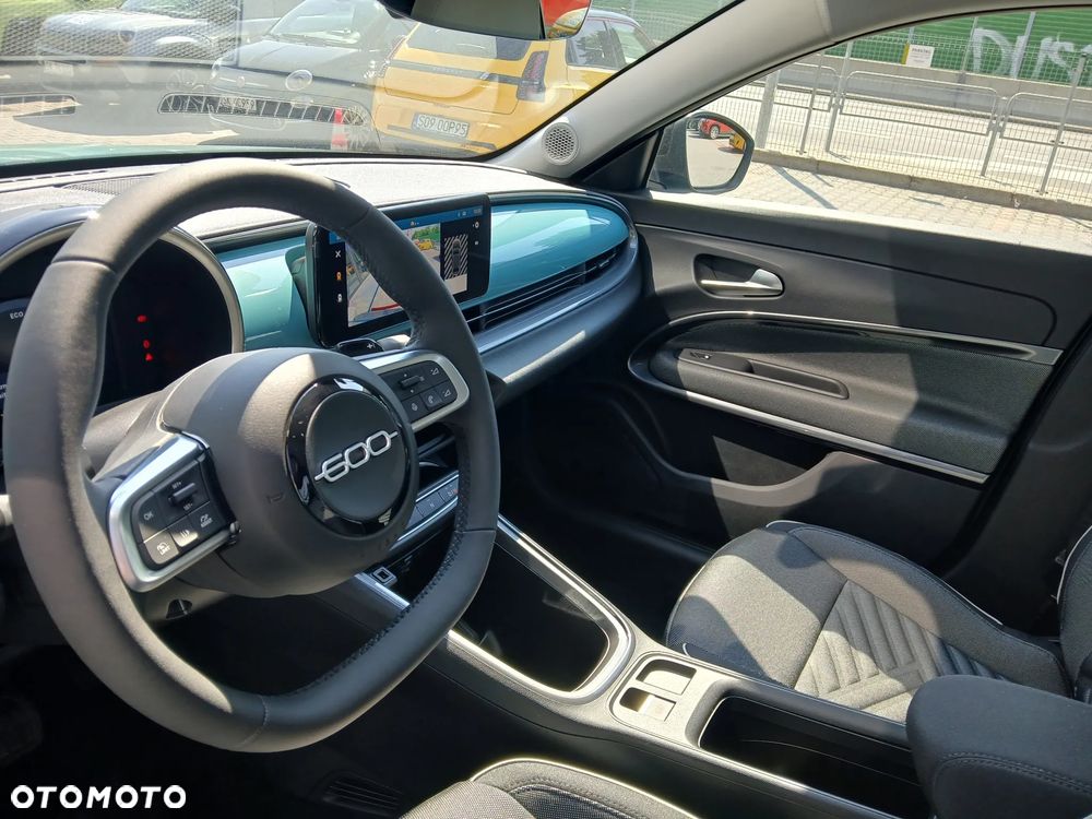 Fiat 600 1.2 Turbo Icon eDCT - 6