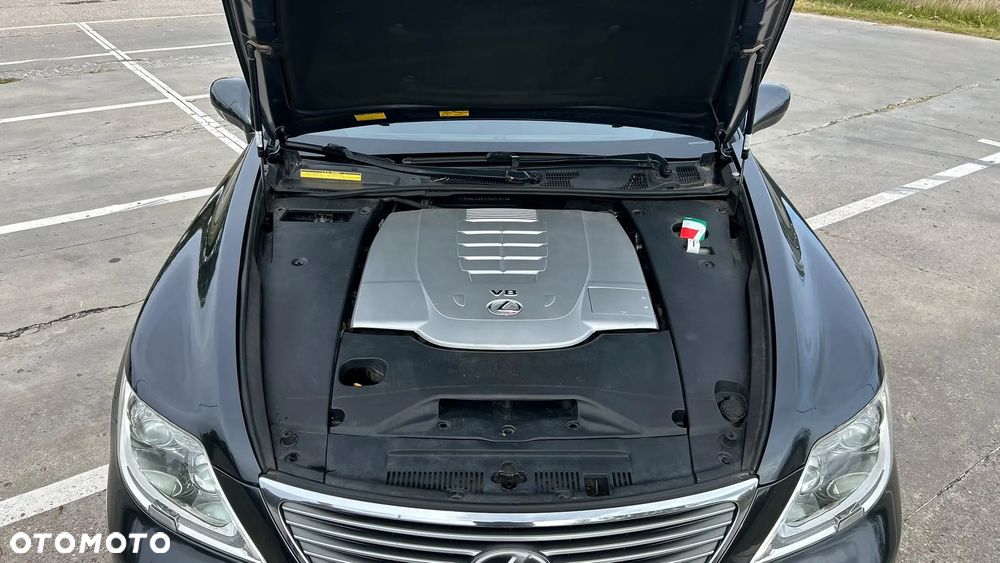 Lexus LS - 9